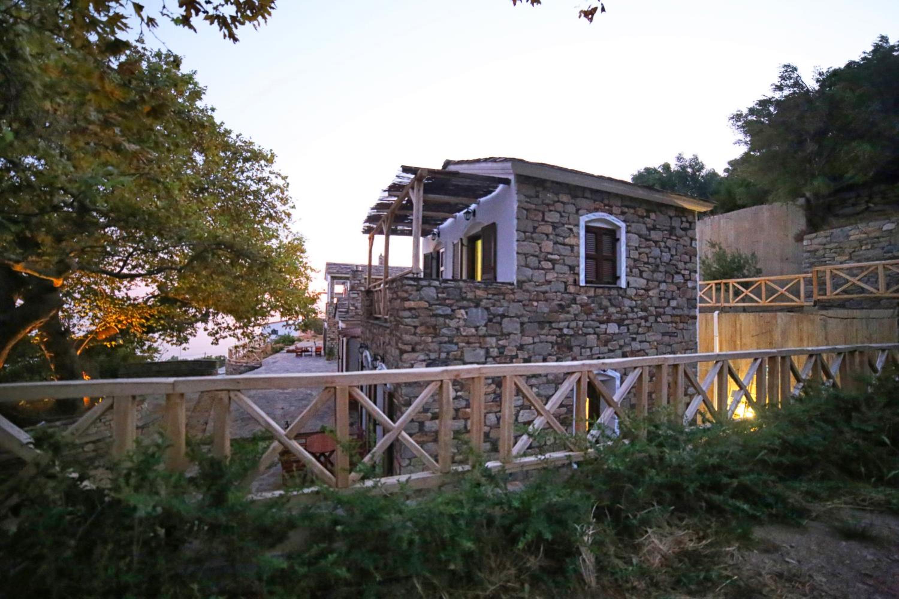 Photo 43