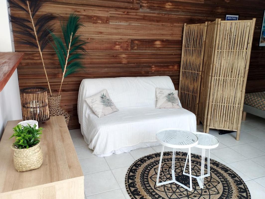 Studio Ti Kaye avec Jacuzzi view 5