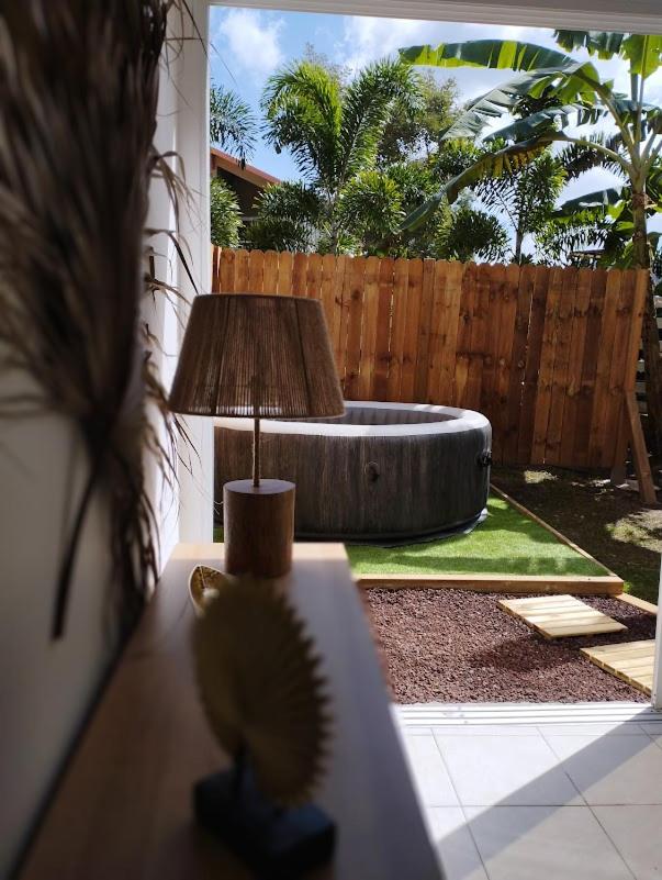 Studio Ti Kaye avec Jacuzzi view 4