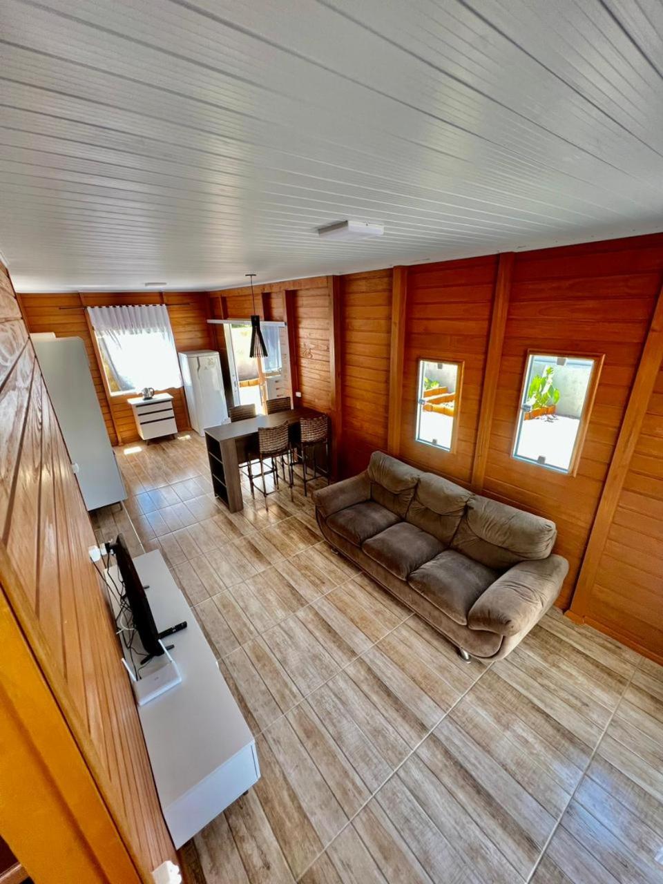 Casa com piscina em Zimbros