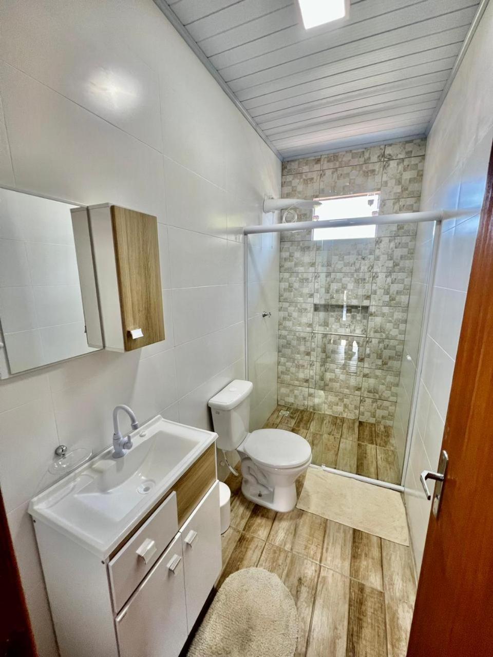 Casa com piscina em Zimbros