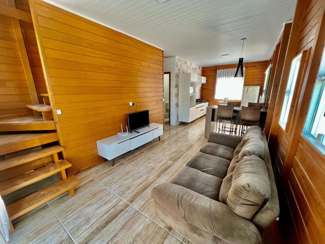 Casa com piscina em Zimbros