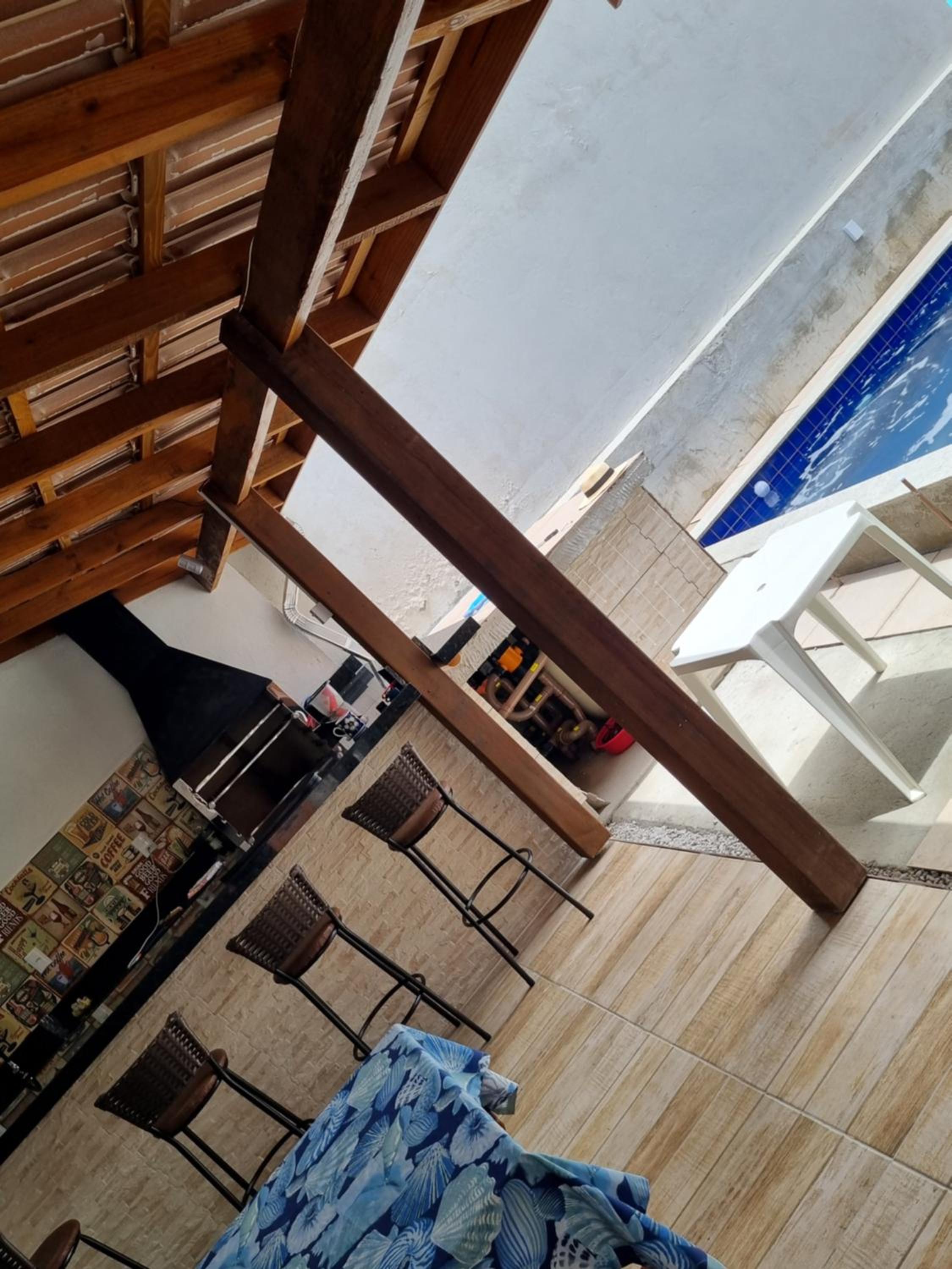 Casa com piscina em Zimbros