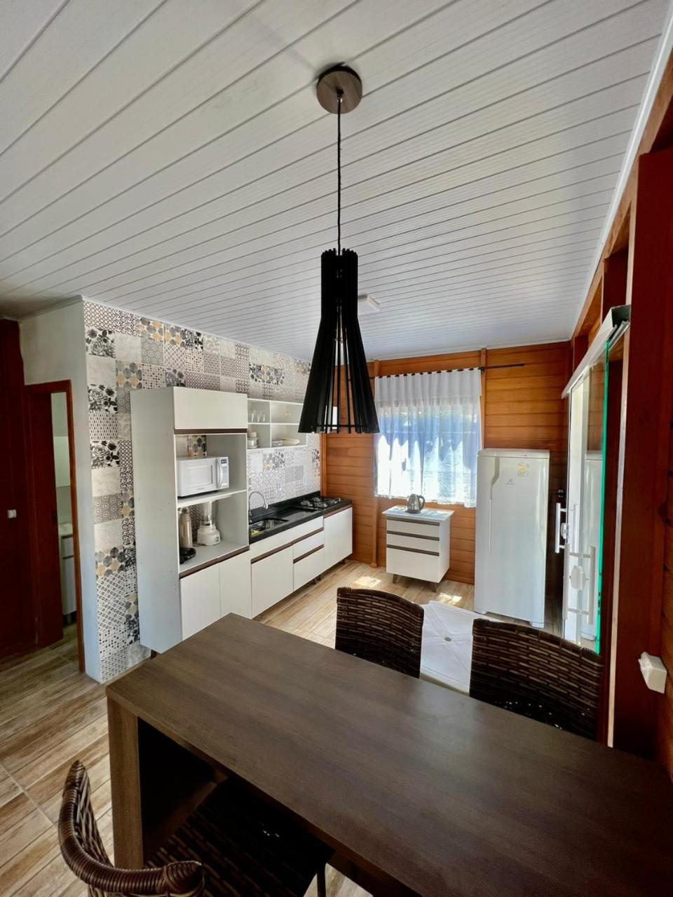 Casa com piscina em Zimbros