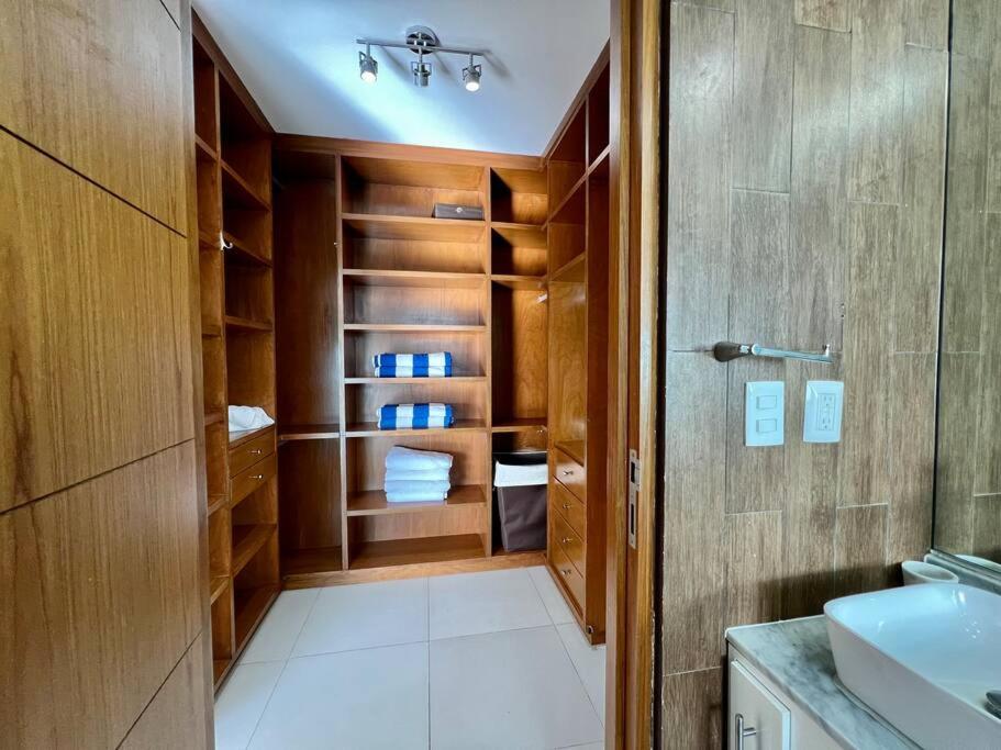 LUXURY CONDO BEACHFRONT AMARA