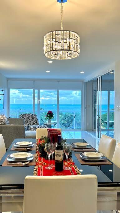 LUXURY CONDO BEACHFRONT AMARA