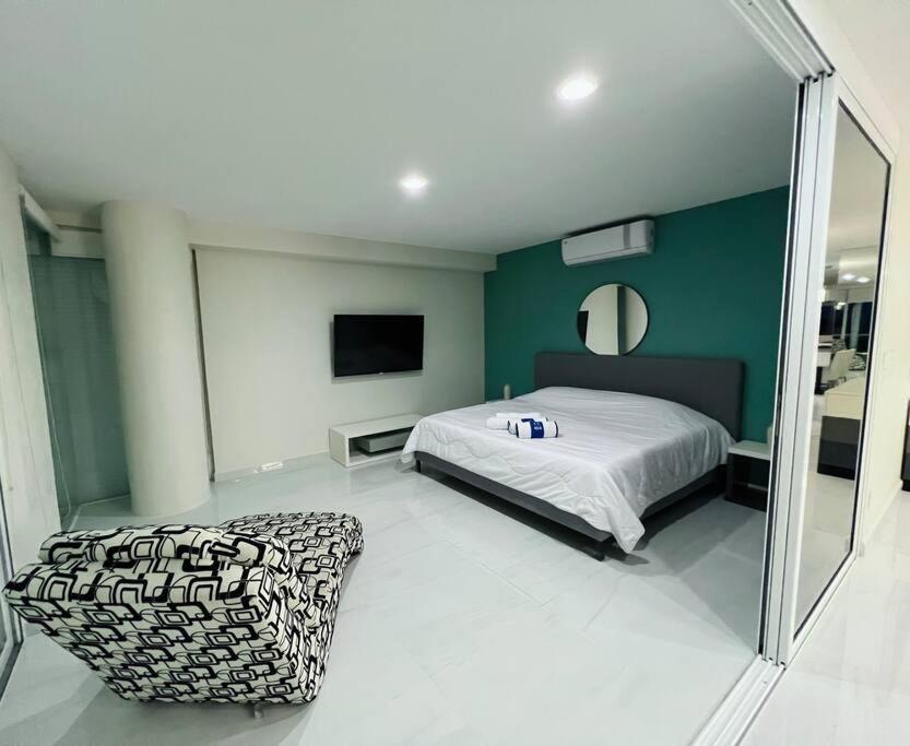 LUXURY CONDO BEACHFRONT AMARA