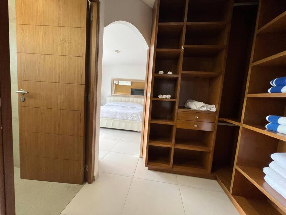 LUXURY CONDO BEACHFRONT AMARA