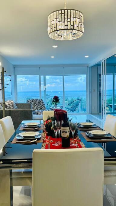 LUXURY CONDO BEACHFRONT AMARA