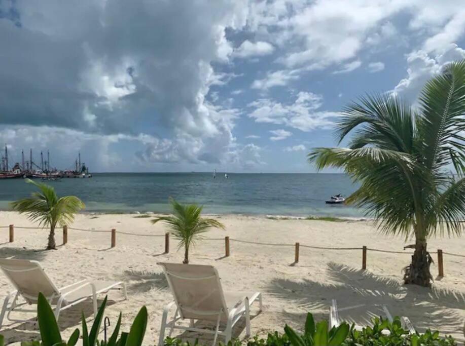 LUXURY CONDO BEACHFRONT AMARA