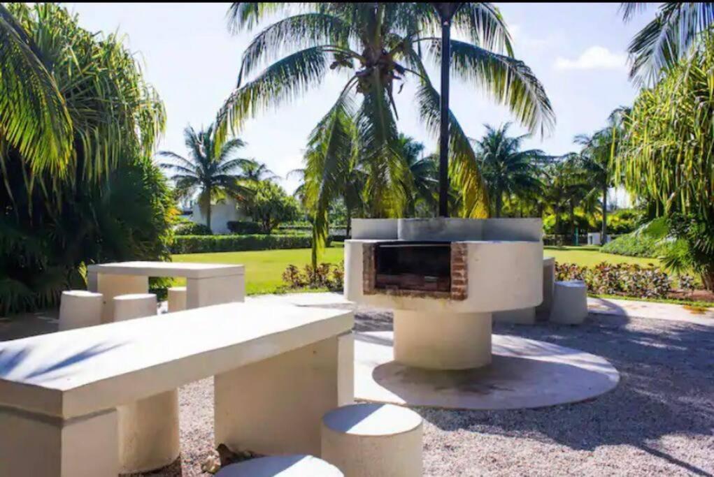 LUXURY CONDO BEACHFRONT AMARA