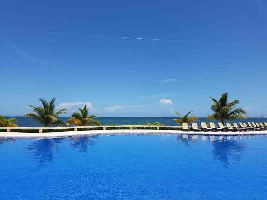 LUXURY CONDO BEACHFRONT AMARA