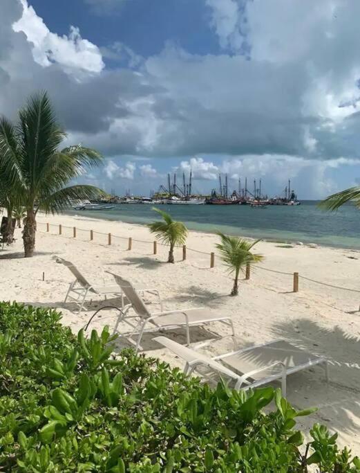 LUXURY CONDO BEACHFRONT AMARA