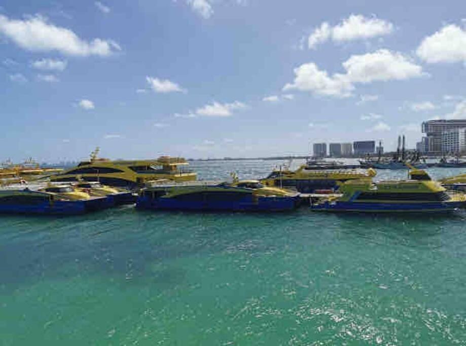 LUXURY CONDO BEACHFRONT AMARA