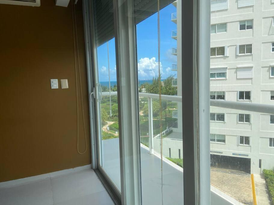 LUXURY CONDO BEACHFRONT AMARA