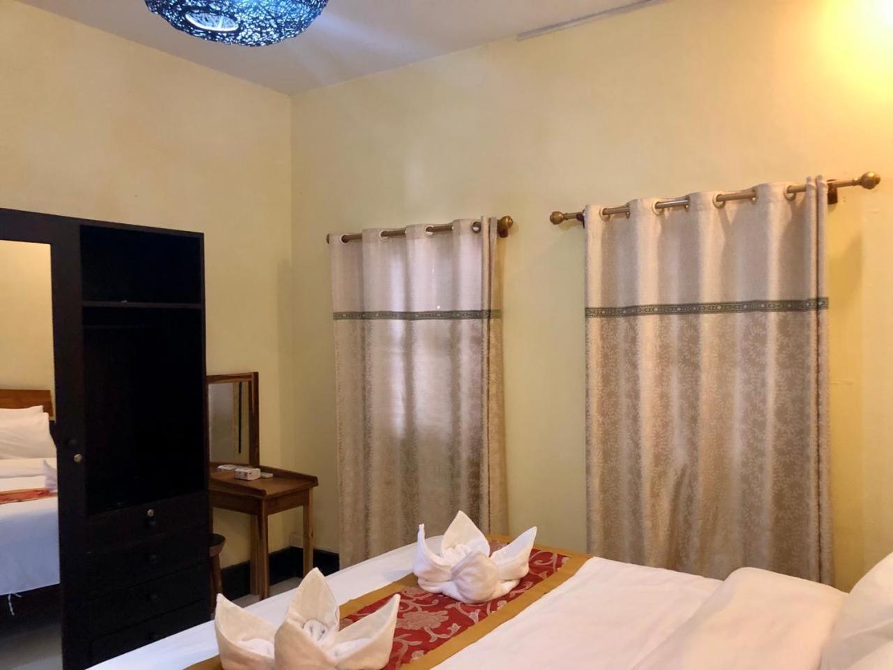 Meet sunset hostel Luangprabang