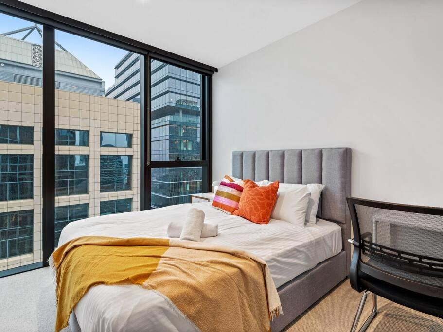Superb CityView 2B2B apt CBD with Gym
