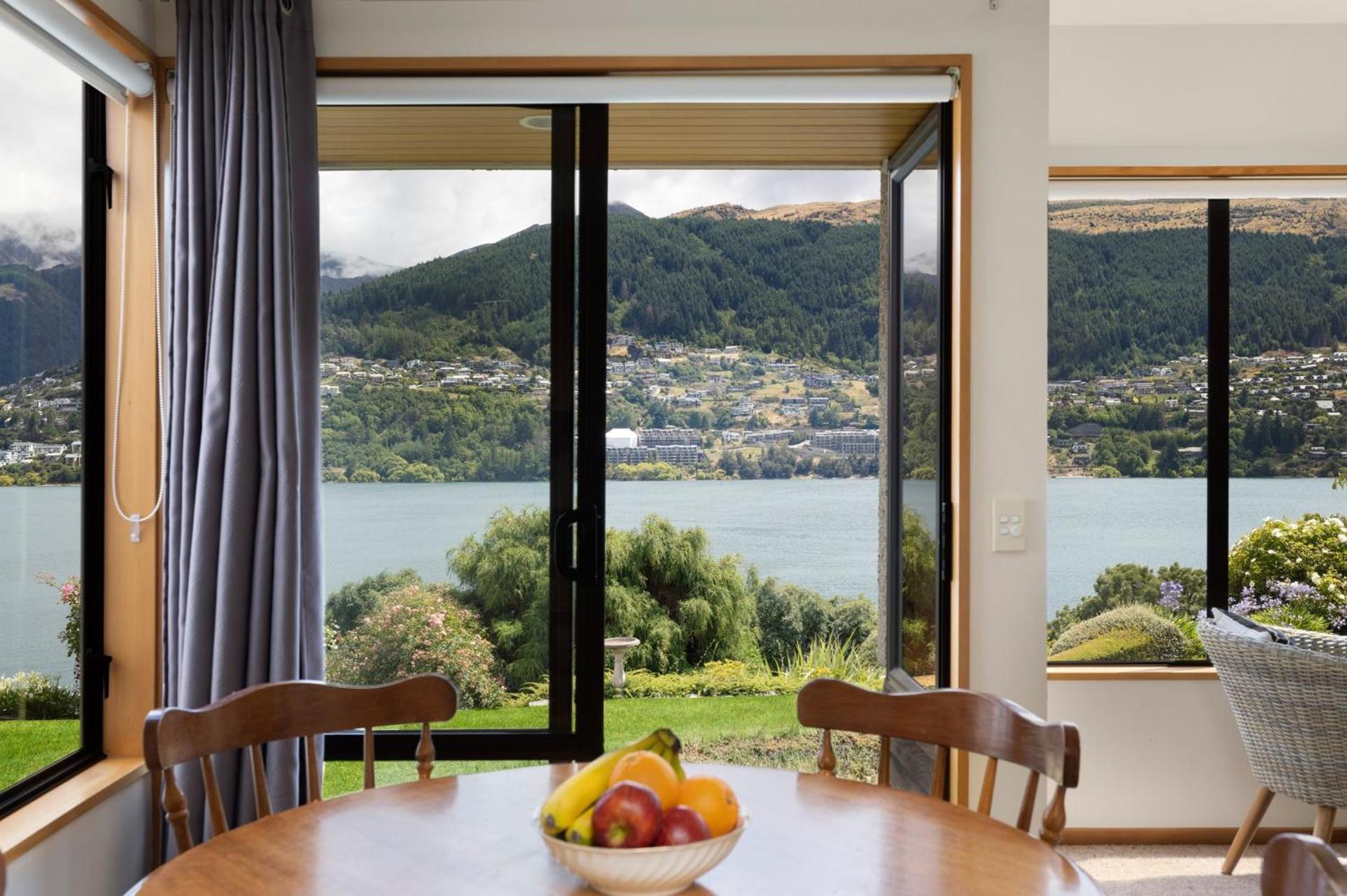 Lakefront Cottage