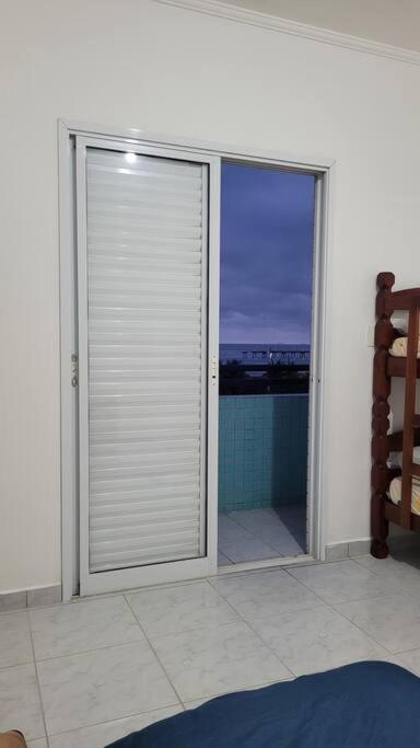 Apto Mongaguá frente p/ praia