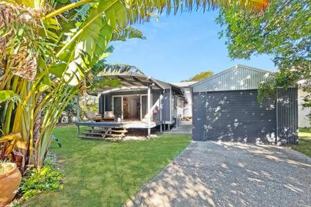 Mudjimba Beach Haven - Stroll to the Water
