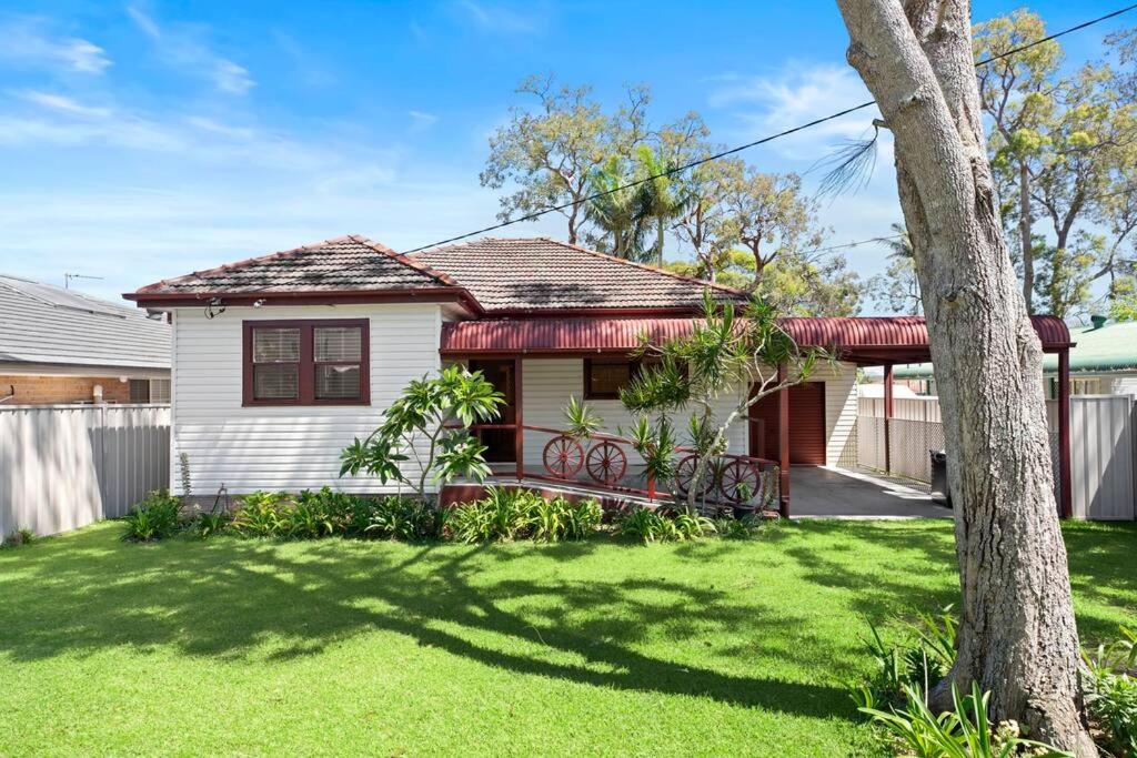 Family house with pool table, outdoor patio and BBQ