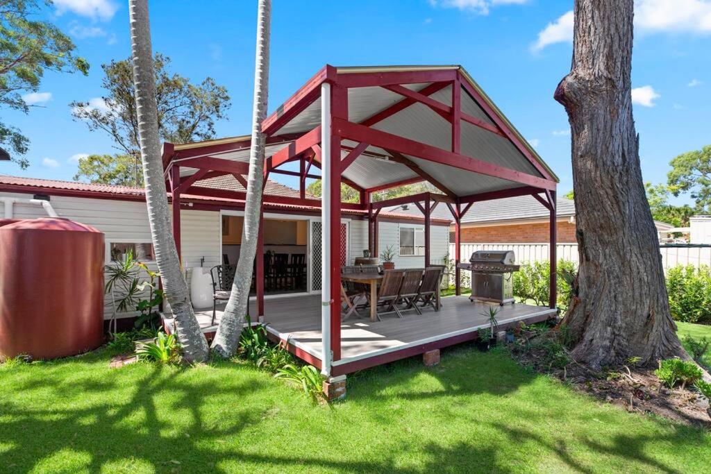 Family house with pool table, outdoor patio and BBQ