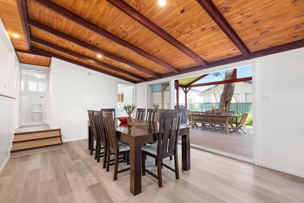 Family house with pool table, outdoor patio and BBQ