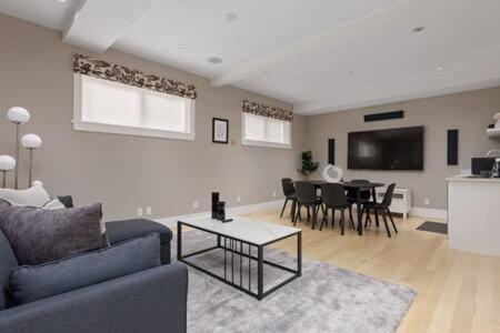 Stunning 3 bedroom Secondary Suite N Van