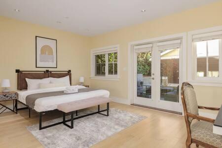 Stunning 3 bedroom Secondary Suite N Van