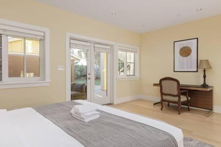 Stunning 3 bedroom Secondary Suite N Van