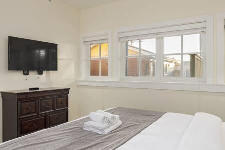 Stunning 3 bedroom Secondary Suite N Van