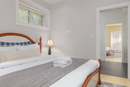 Stunning 3 bedroom Secondary Suite N Van