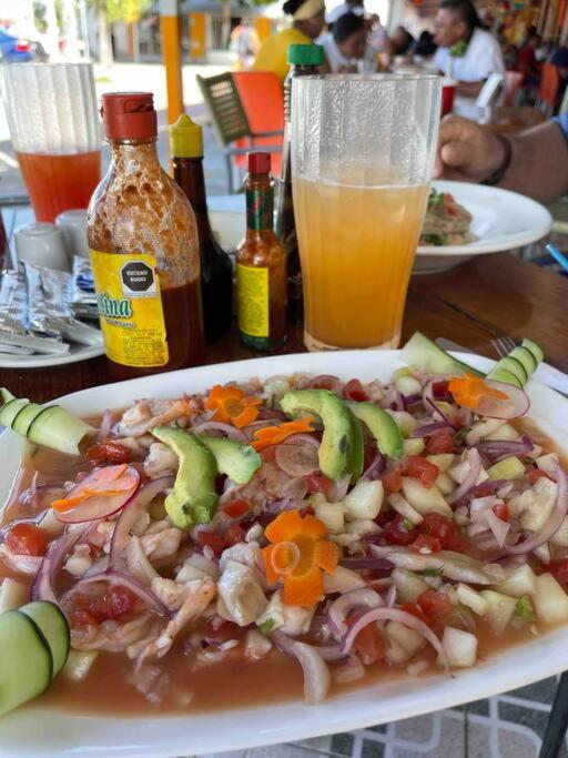Casa Cebra by the beach -Roof top lounge! Playa del Niño