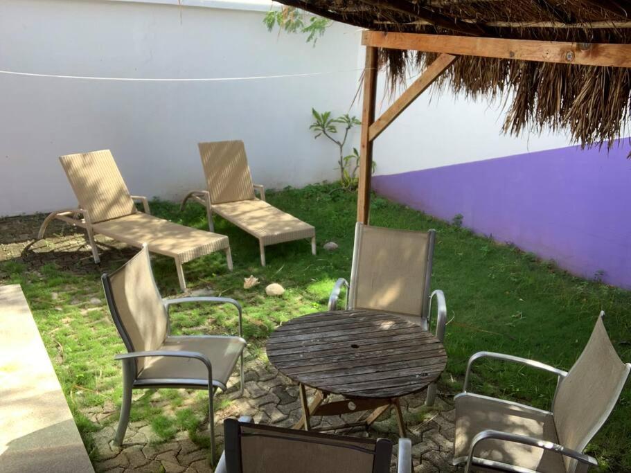Casa Cebra by the beach -Roof top lounge! Playa del Niño