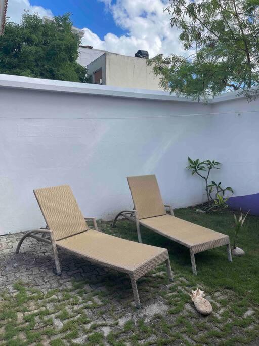 Casa Cebra by the beach -Roof top lounge! Playa del Niño