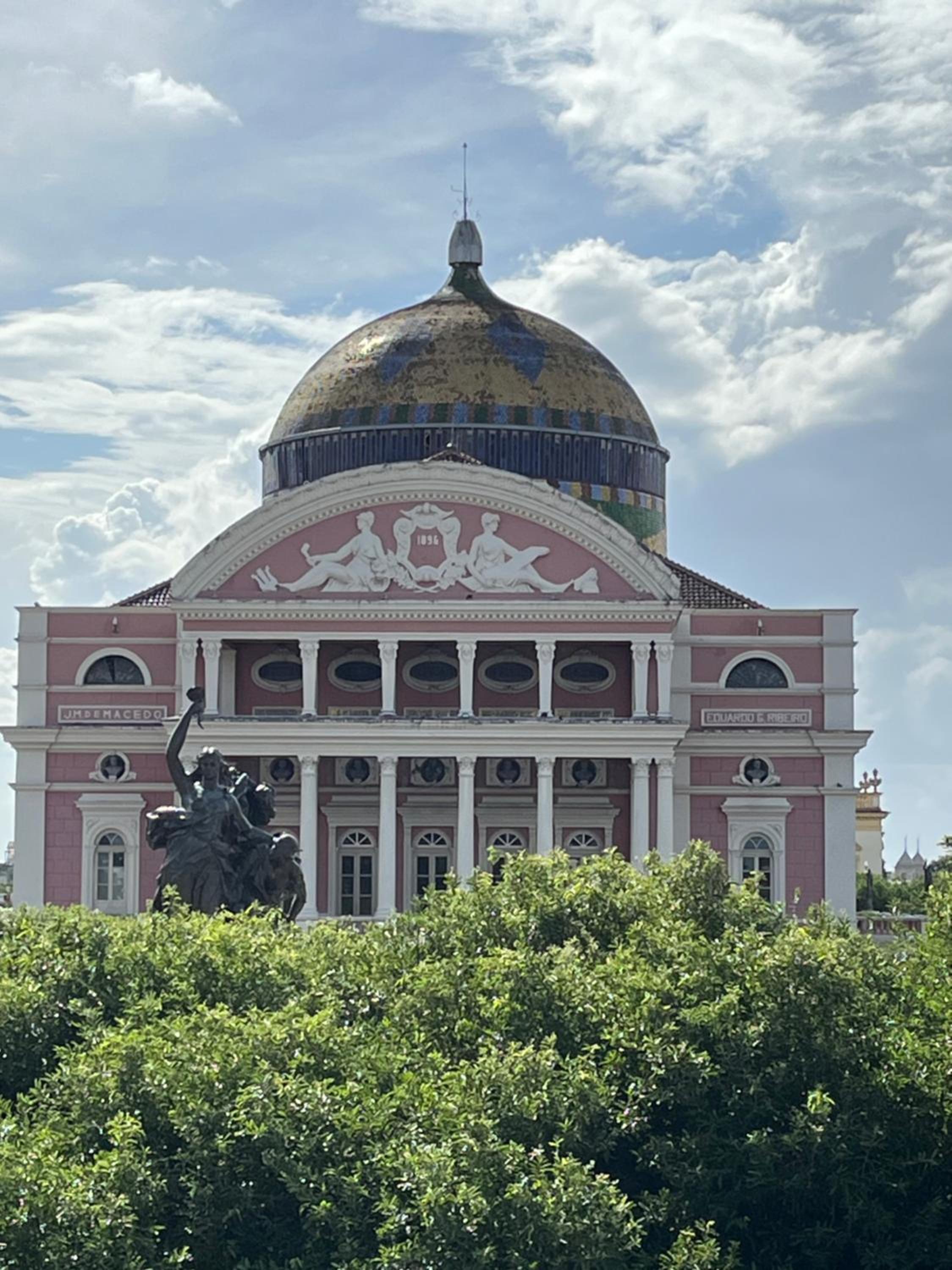 Hospedagem Residencial na Frente do Teatro Amazonas