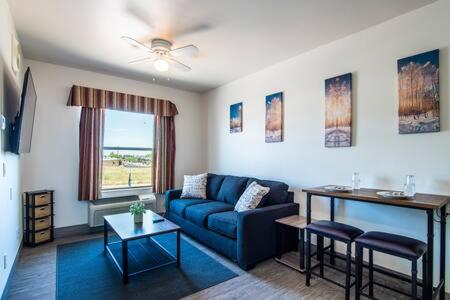 Vistas 201- Modern Sierra Vista 1bd great location view 3
