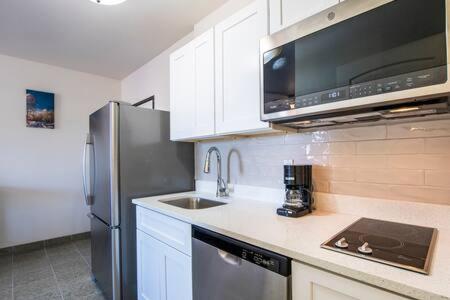 Vistas 201- Modern Sierra Vista 1bd great location view 5
