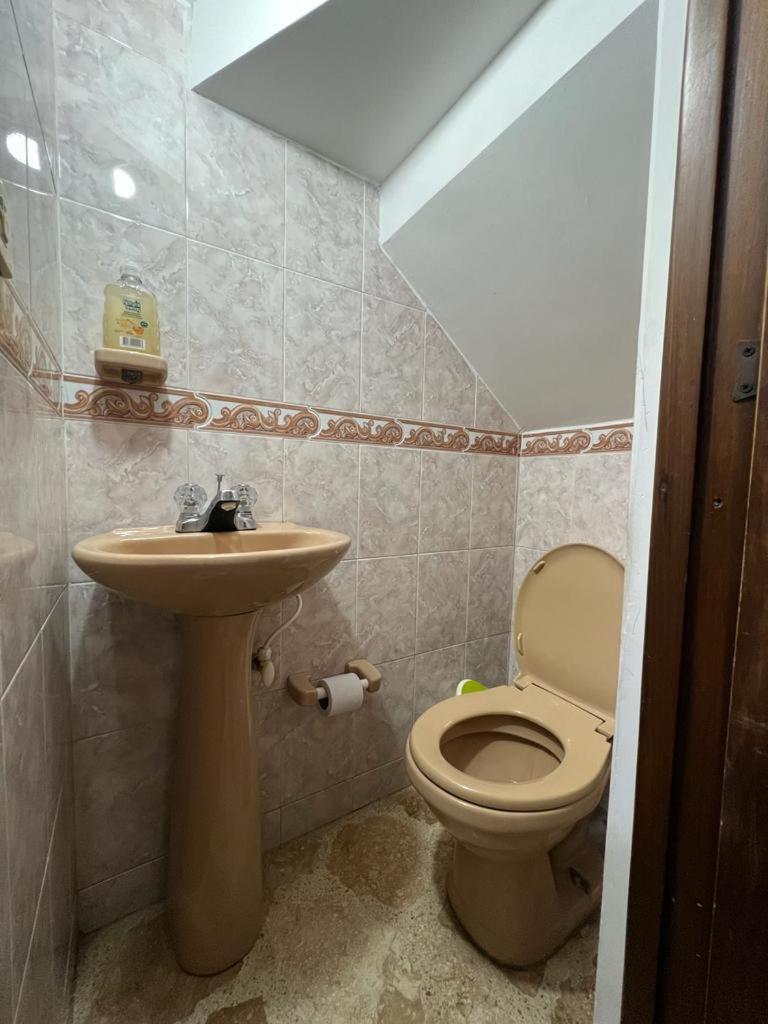 Acogedora casa cerca del Metro