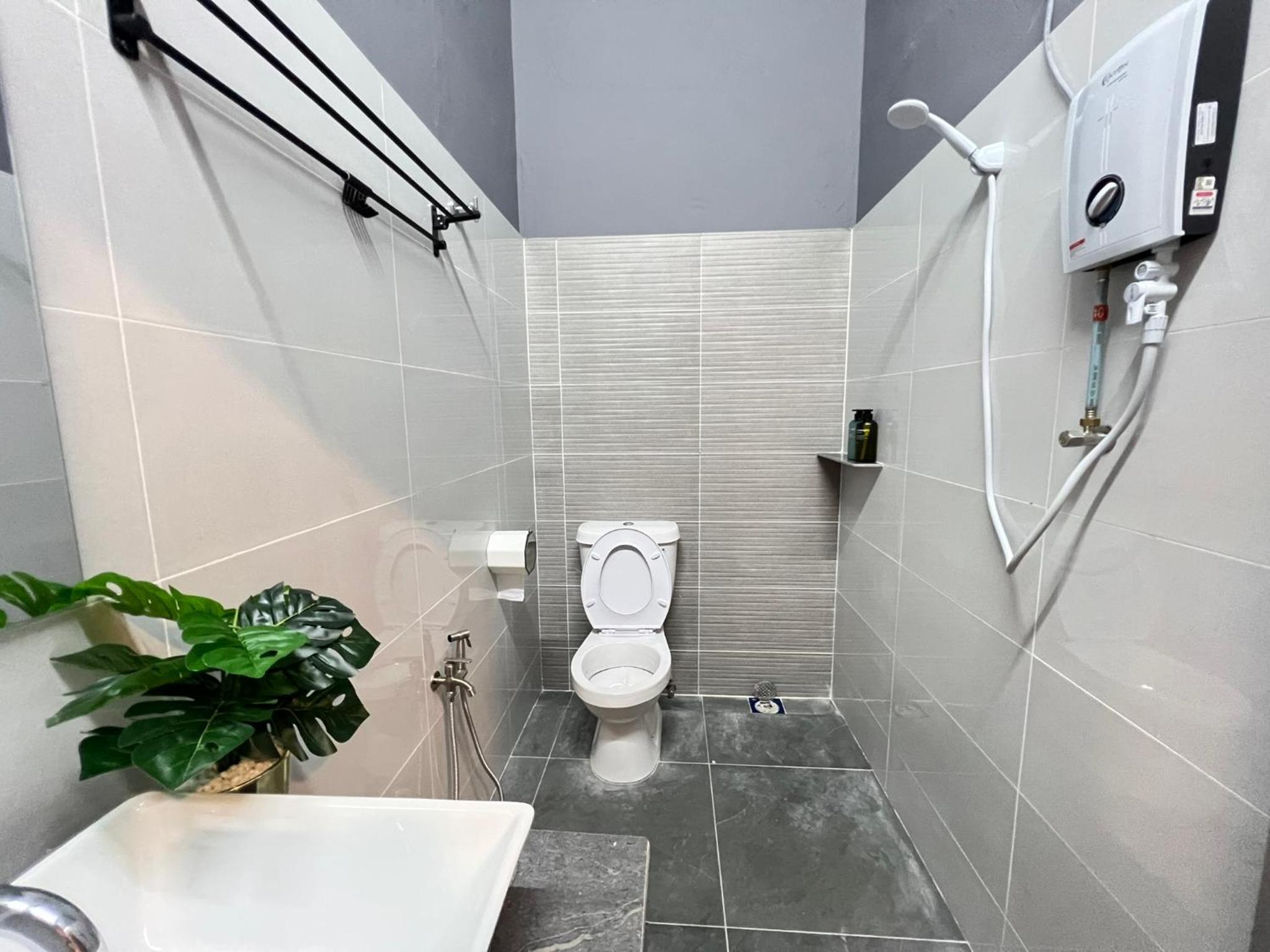 FunkyVila4 14PAX 4BR Near188Tower, ArtStreet, HTTA photo 6