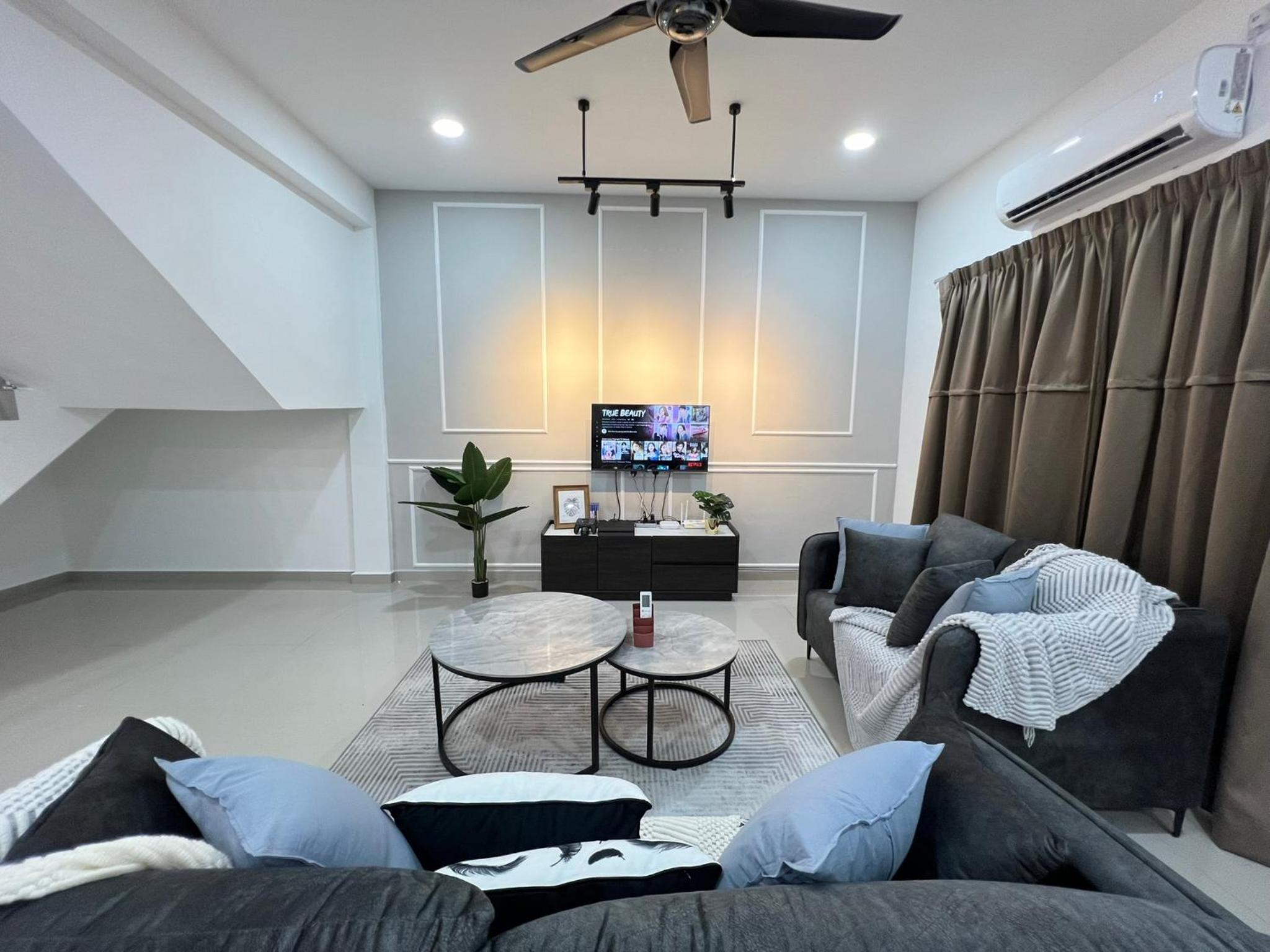 FunkyVila4 14PAX 4BR Near188Tower, ArtStreet, HTTA photo 4