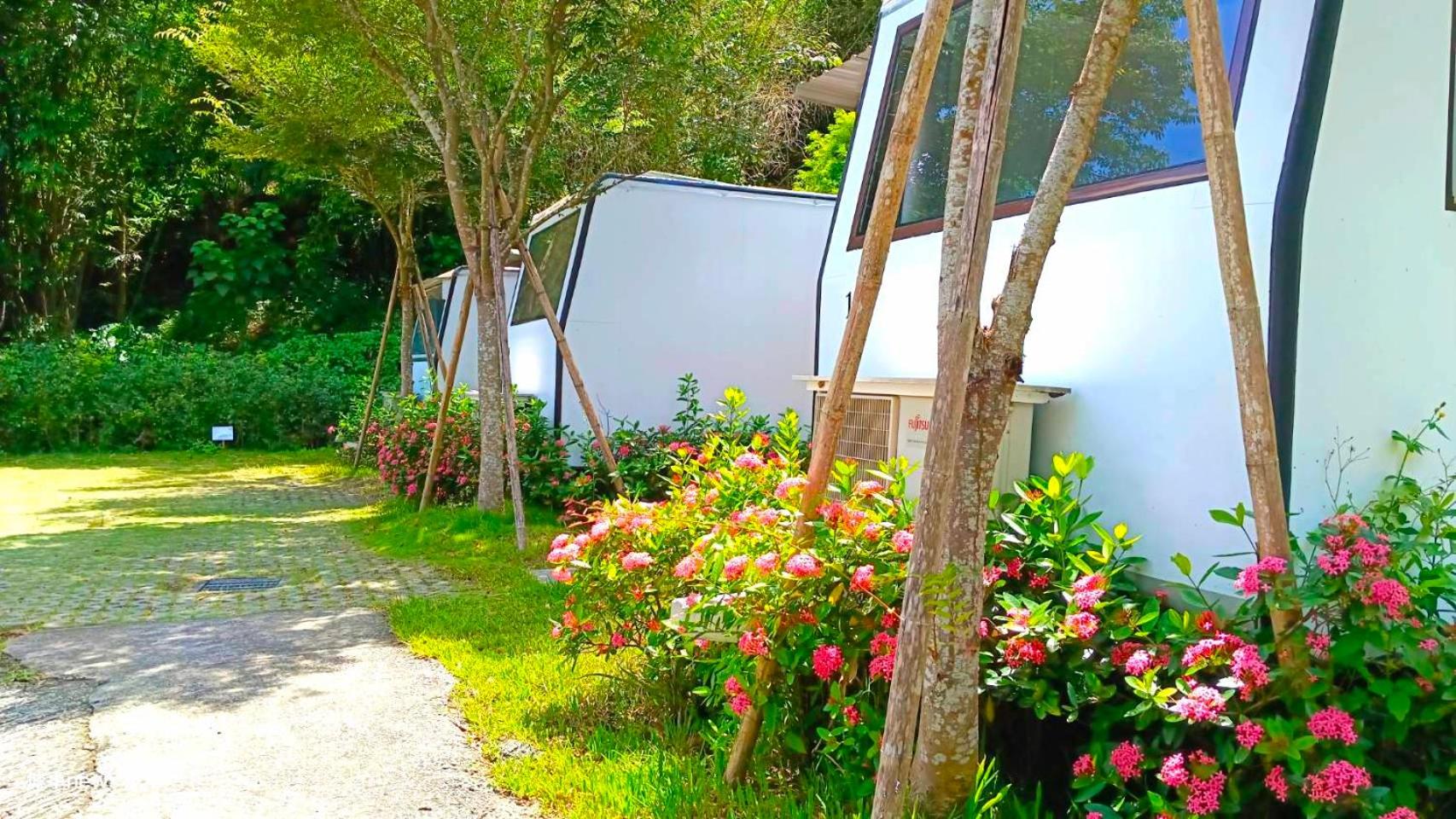 Hula Garden view 2