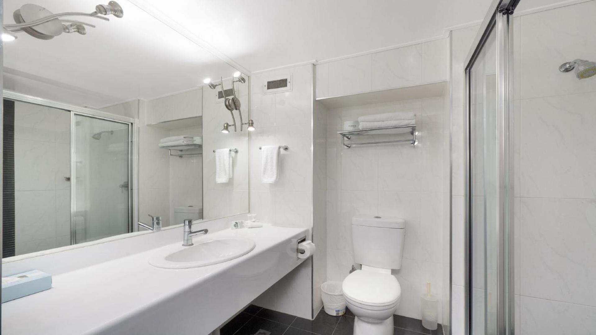 Nestled In A Prime Spot With Stunning Oceanviews