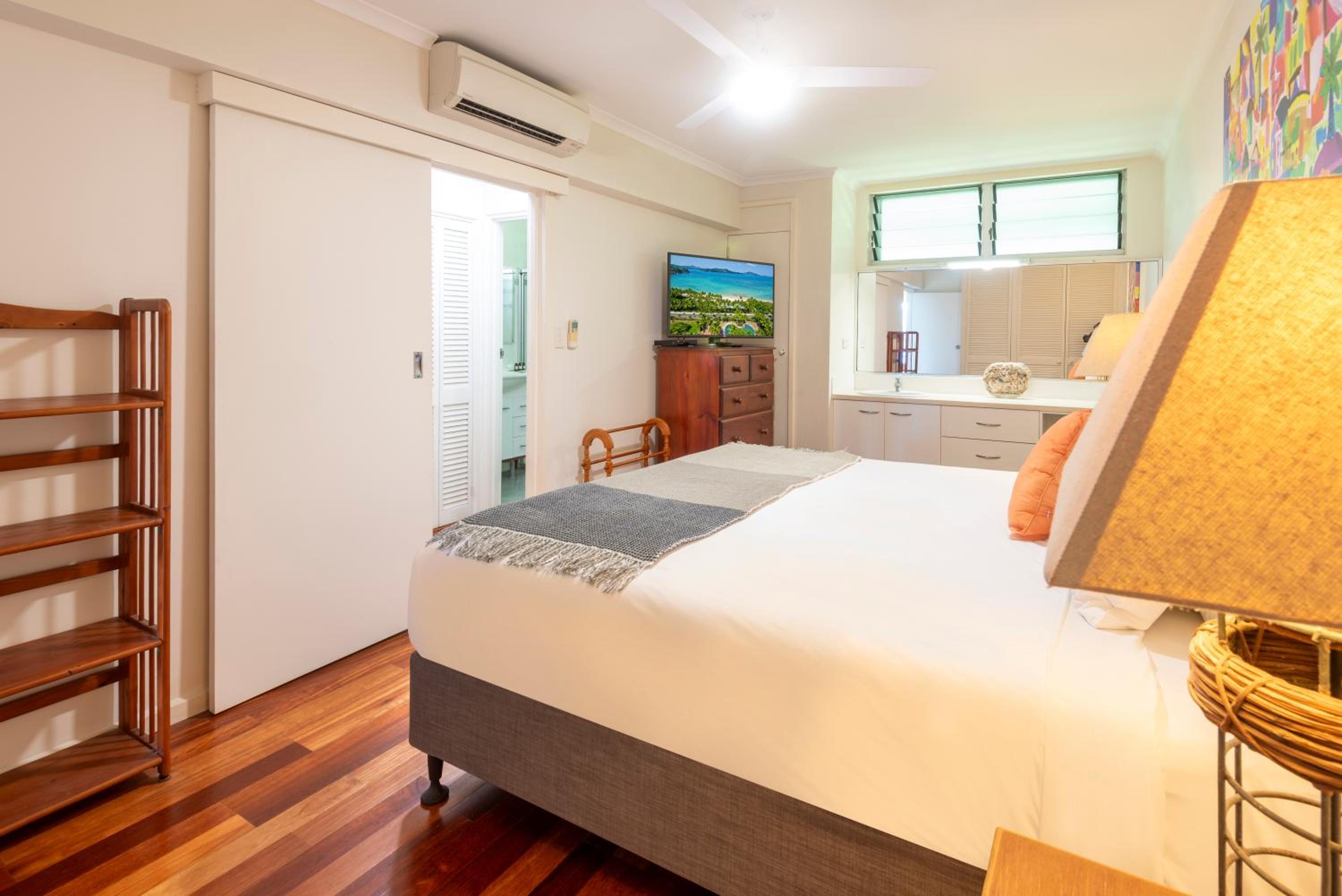 Poinciana Lodge - 2 bedroom - on Hamilton Island by HIHA
