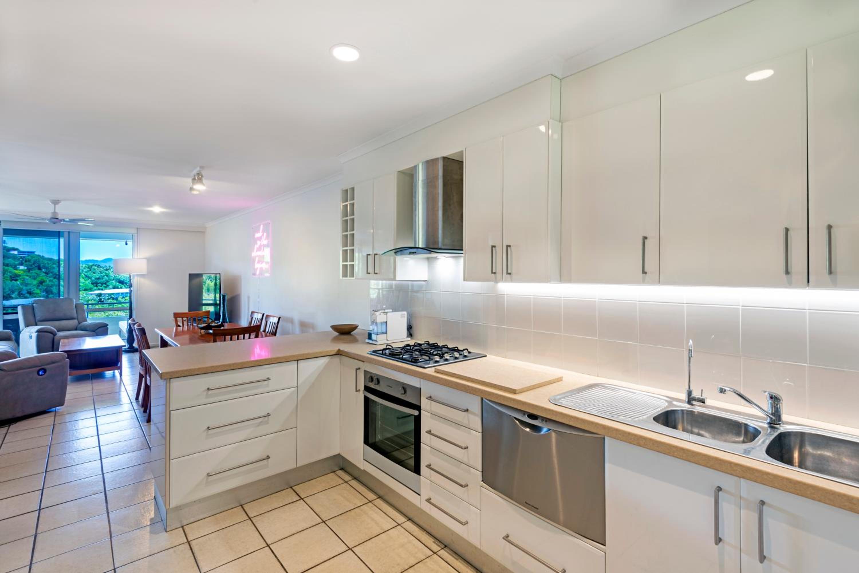 Poinciana Lodge - 2 bedroom - on Hamilton Island by HIHA