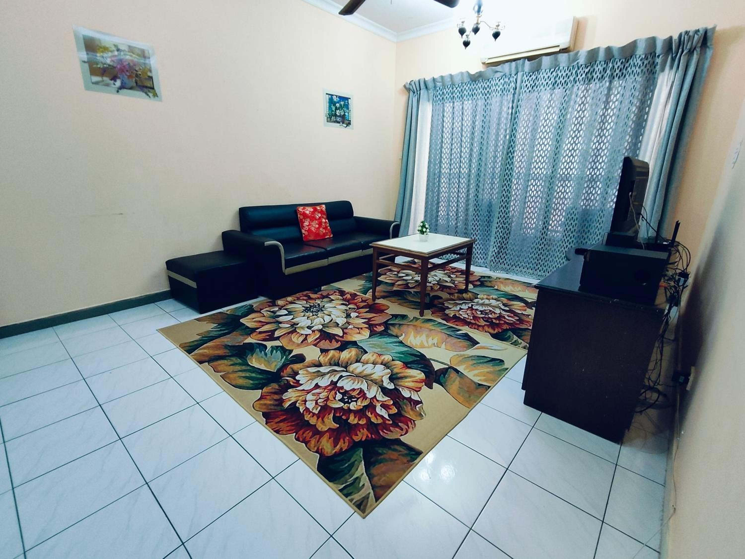 Marina Court Resthouse KK photo 7