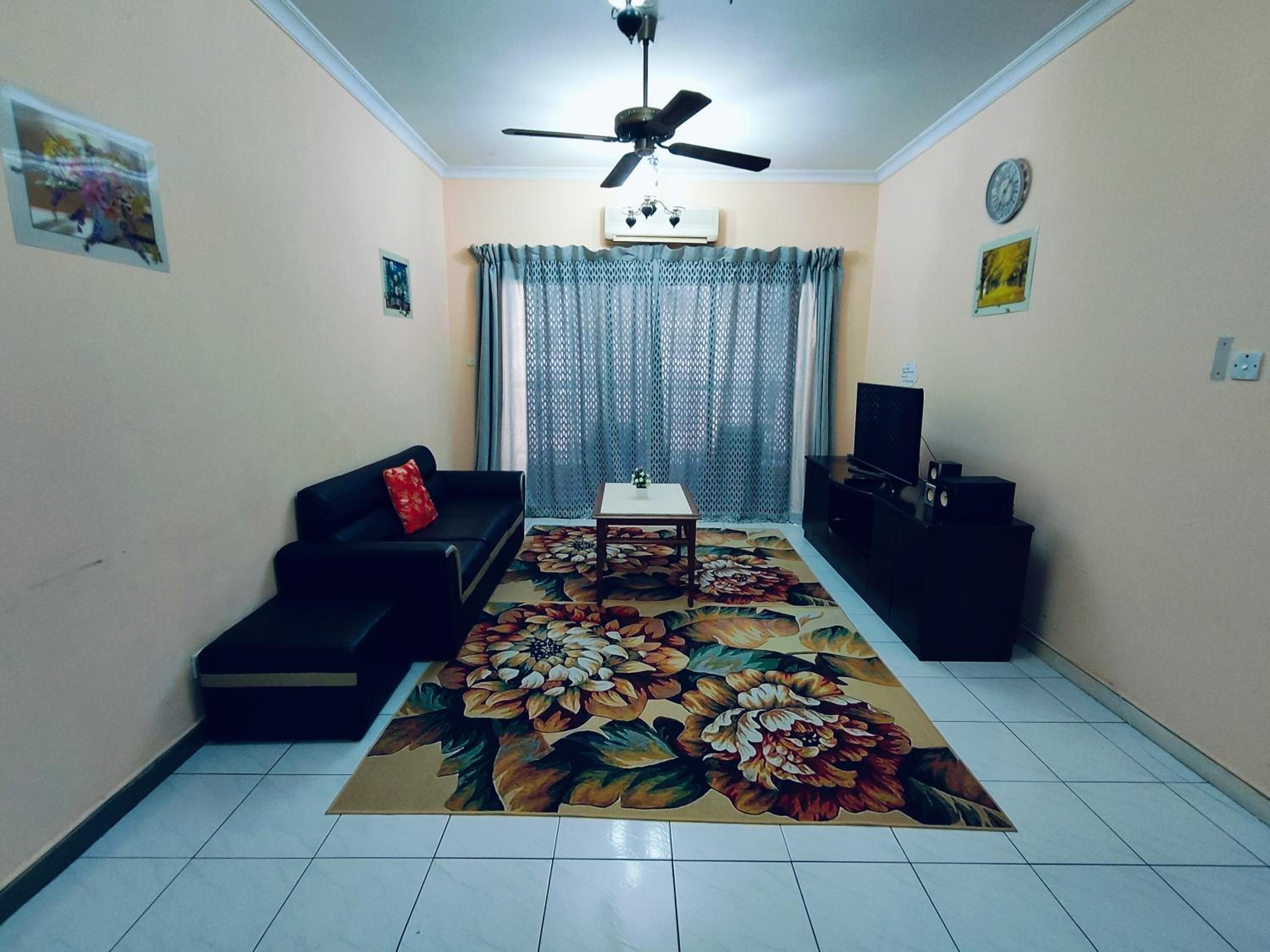 Marina Court Resthouse KK photo 6