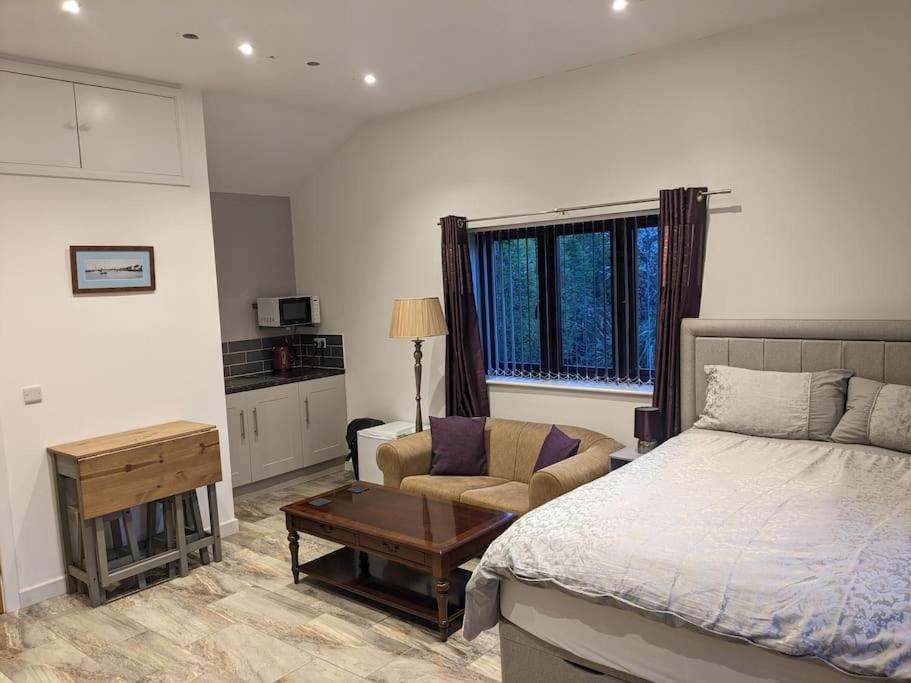 Private garden annexe with kitchenette