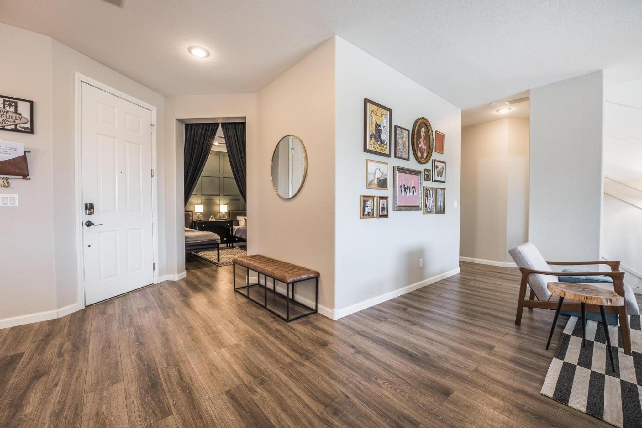 Vegas-Style Desert Luxury: Themed Bedrooms, Game Room, Fire Pit & Jacuzzi. Only 20 min to the Strip! view 4