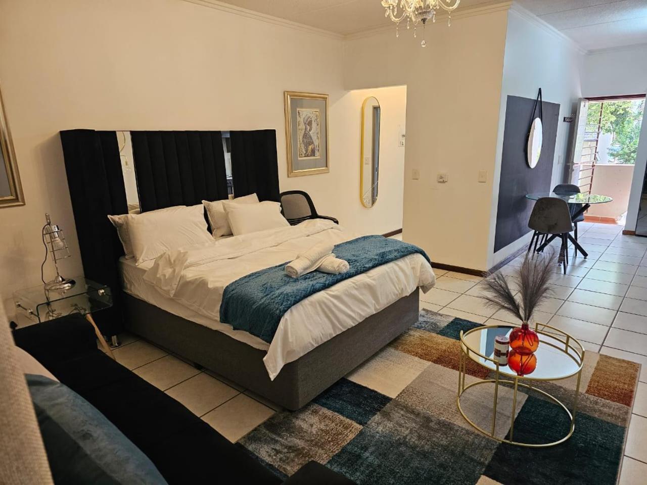 Exquisite Apartment In Fourways